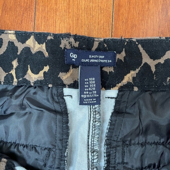 Gap, cheetah print crop pants. Size 10. - Picture 2 of 2